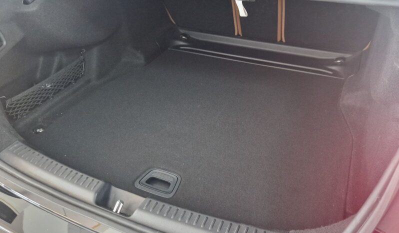 
								MERCEDES CLASE E 220D full									