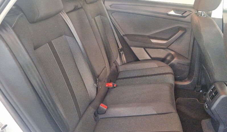 
								VOLSKWAGEN T-ROC Active 116cv full									