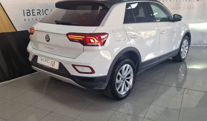 
								VOLSKWAGEN T-ROC Active 116cv full									
