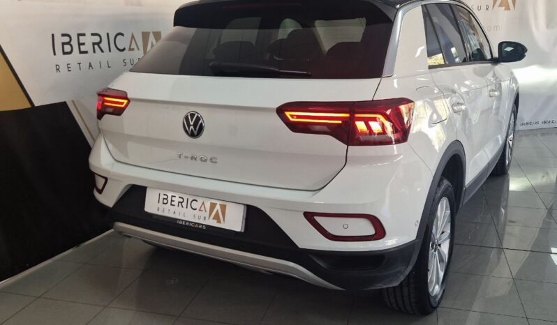 
								VOLSKWAGEN T-ROC Active 116cv full									