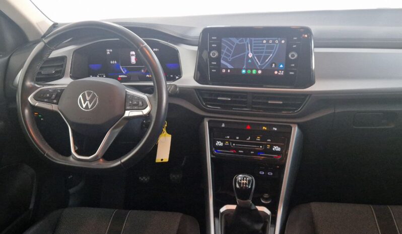 
								VOLSKWAGEN T-ROC Active 116cv full									