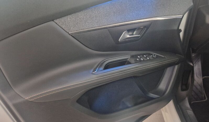 
PEUGEOT 5008 GT LINE 130cv full									