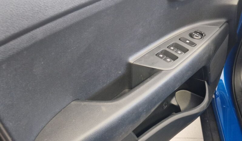 
KIA STONIC 1  1.2 full									