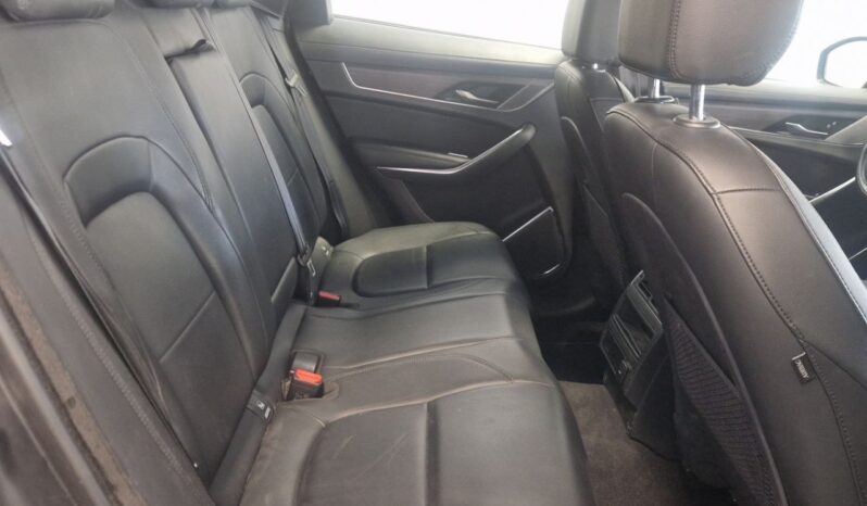 
JAGUAR F PACE 2.0 HYBRID 204cv full									