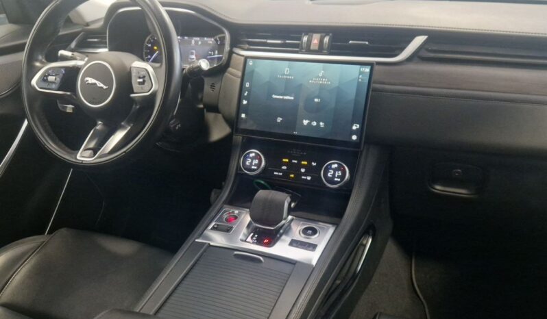 
JAGUAR F PACE 2.0 HYBRID 204cv full									