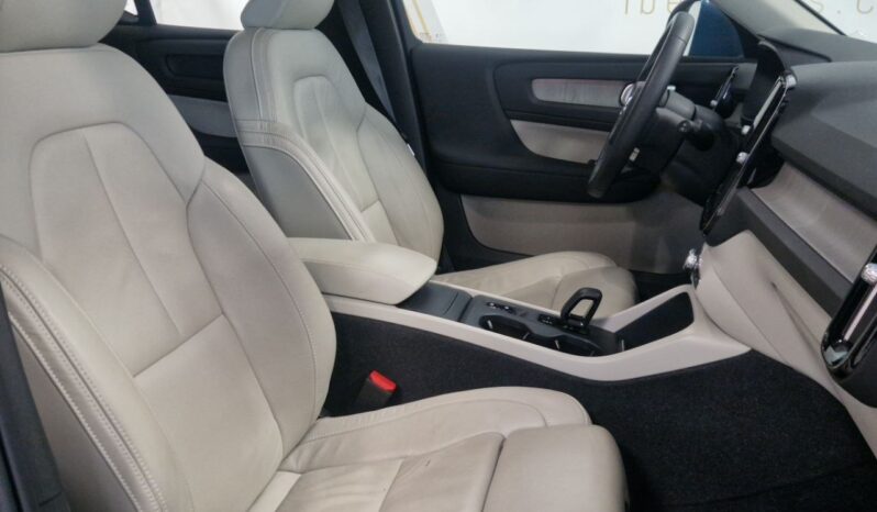 
VOLVO XC40 B3 163cv Hybrid full									