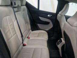 
VOLVO XC40 B3 163cv Hybrid full									