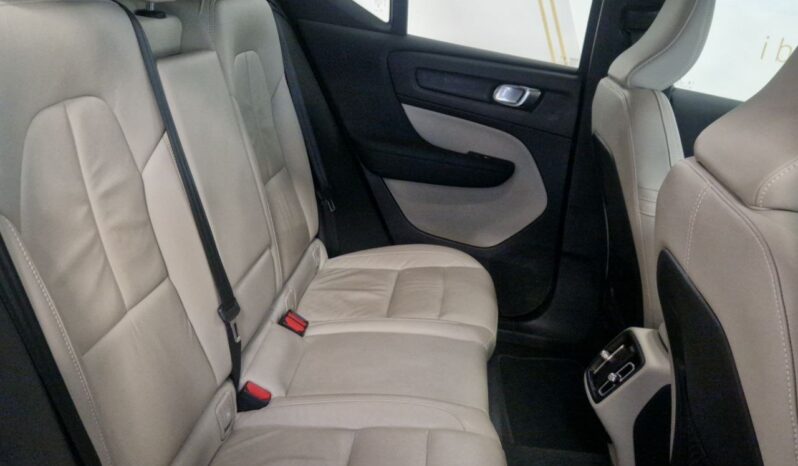 
VOLVO XC40 B3 163cv Hybrid full									