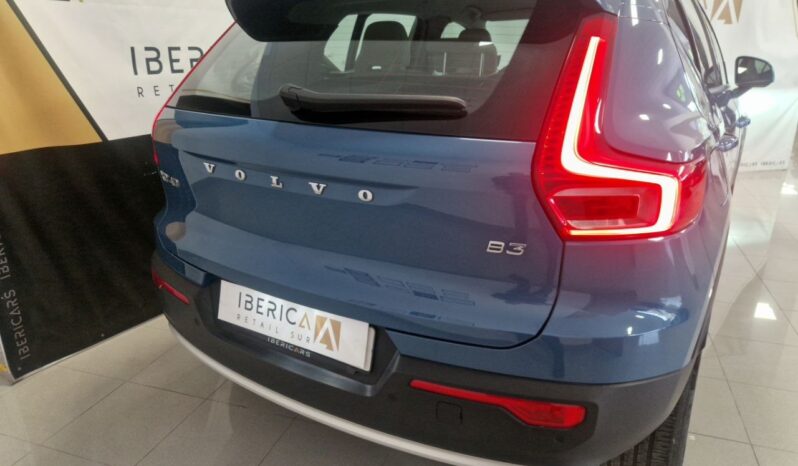
VOLVO XC40 B3 163cv Hybrid full									