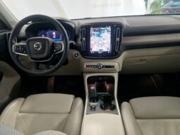 
VOLVO XC40 B3 163cv Hybrid full									