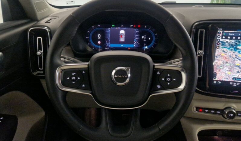 
VOLVO XC40 B3 163cv Hybrid full									