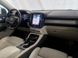 
VOLVO XC40 B3 163cv Hybrid full									