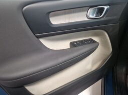 
VOLVO XC40 B3 163cv Hybrid full									