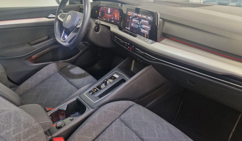 
								VOLKSWAGEN GOLF VIII Active 115cv full									