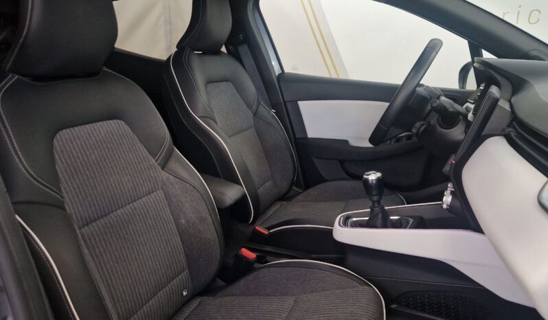 
								RENAULT CLIO 5 Techno 91cv full									
